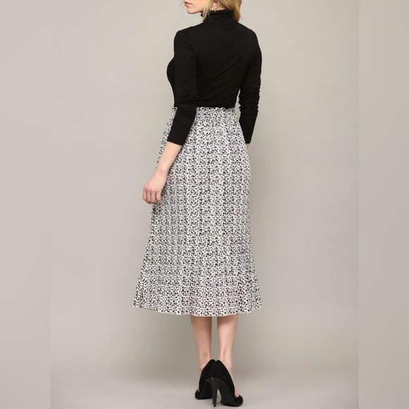 High Waist Polka Dot Pleated Midi Swing Skirt with Pockets -white/black - Picture 3 of 6